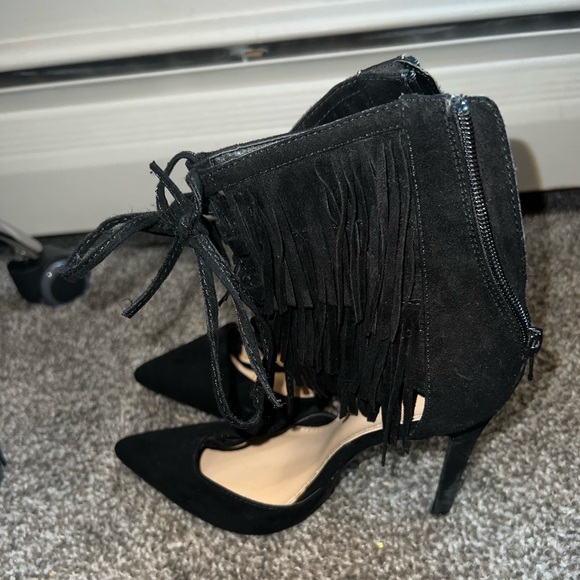 Women’s size 8 heel. - Picture 2 of 4